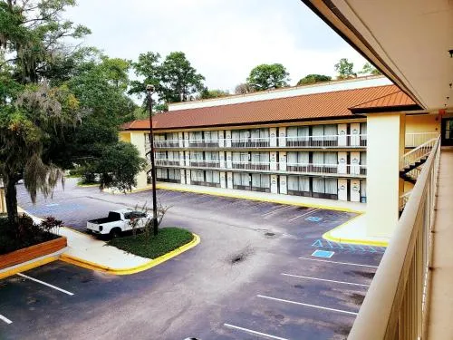 Simple Rewards Inn photo 30