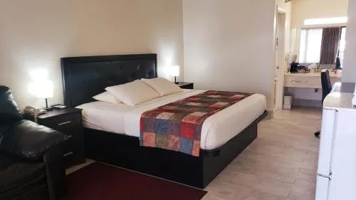 Simple Rewards Inn photo 38