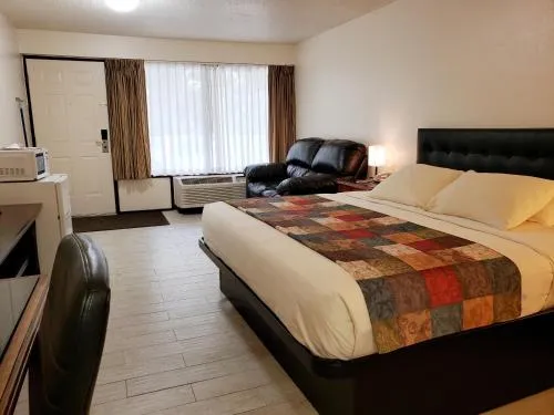 Simple Rewards Inn photo 37