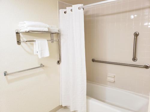 Simple Rewards Inn photo 64