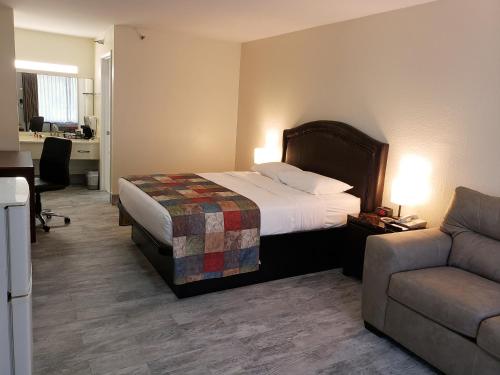 Simple Rewards Inn photo 58
