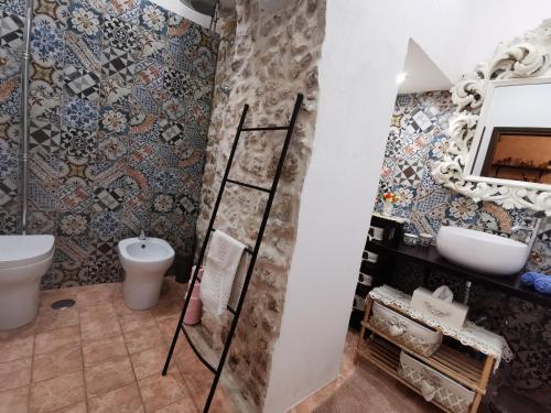 Bathroom sa Home Kitó Ortigia