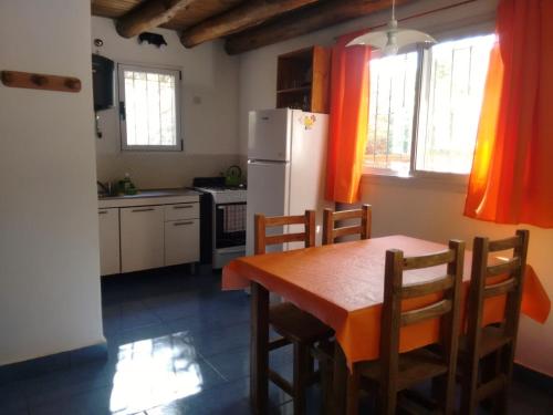 Dapur atau dapur kecil di Casa La Toma