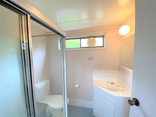
A bathroom at Nepean by Gateway Lifestyle Holiday Parks
