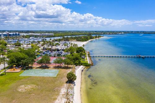 an aerial view of the beach at a resort at The Artful Nook in Ruskin