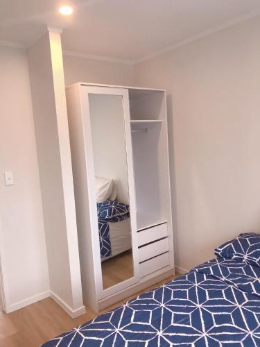 Katil atau katil-katil dalam bilik di Bright Eden Park two bed townhouse private parking