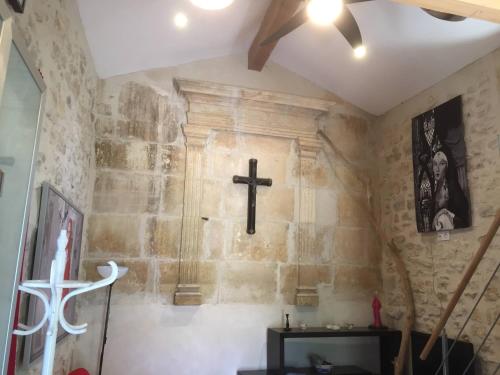 タラスコンにあるMas de la Chapelle Sainte-Elisabethの十字架付教会室