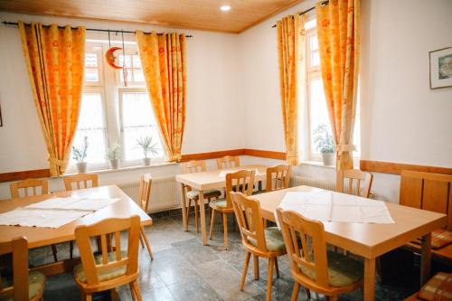 Gallery image of Herrenschenke-Café Eiring in Königsberg in Bayern