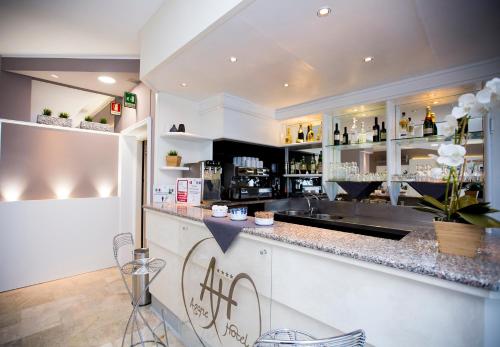 Ο χώρος του lounge ή του μπαρ στο Agape Hotel AA Hotels