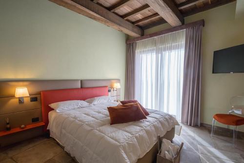 Ліжко або ліжка в номері Villa Antica Dimora intera struttura - Homelike Villas