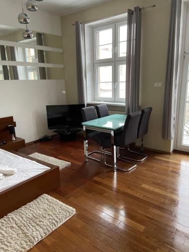 Posedenie v ubytovaní apartament centrum