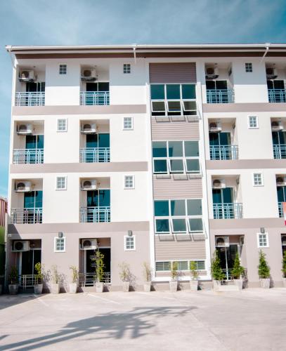 an image of a white apartment building at วรรณ เพลส Won Place in Khon Kaen