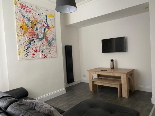 Apex Living NE - Beachville House II 4 Beds FREE PARKING