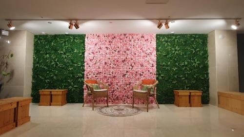 Гостиная зона в Grandmillions Hotel Seogwipo