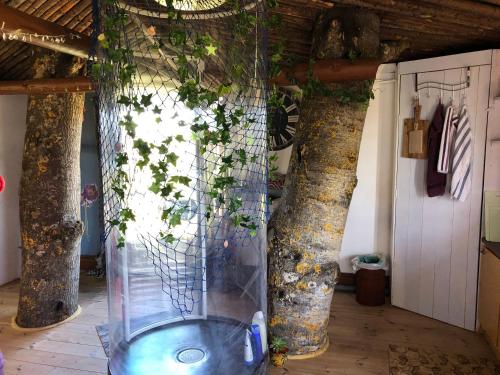 Gallery image of Treehouse Magpies Nest with bubble pool in Avesta