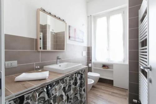 GuestHost - Piazzale Susa Bright Flat con Veranda