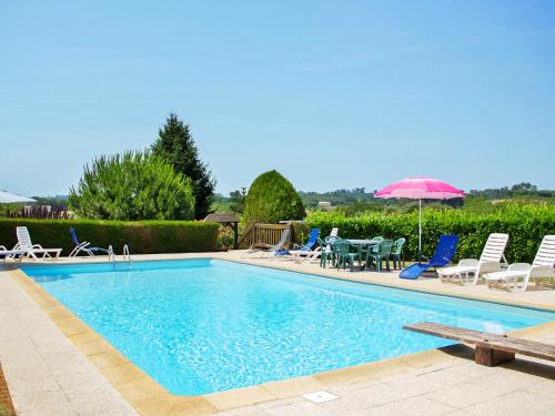 The swimming pool at or near Holiday Home La Pervoisie - CNX200