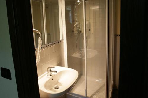 Phòng tắm tại Affittacamere Dall'Acquarone