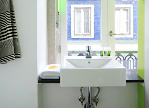 Hotel Gat Rossio tesisinde bir banyo