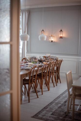 En restaurant eller et andet spisested på Vanha pappila Hetki Oy