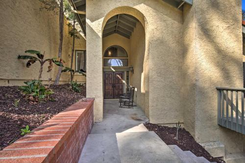 Η πρόσοψη ή η είσοδος του Spacious El Cajon Villa - 14 Mi to Downtown!