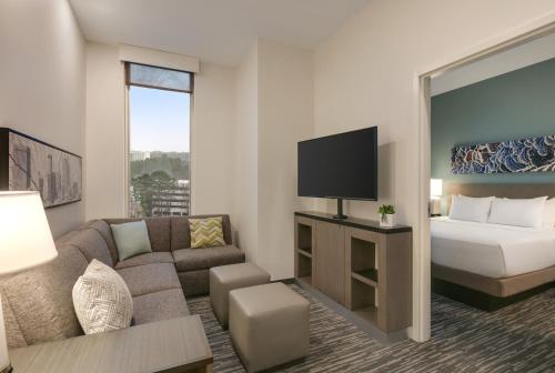 Télévision ou salle de divertissement dans l'établissement Hyatt House Atlanta Perimeter Center