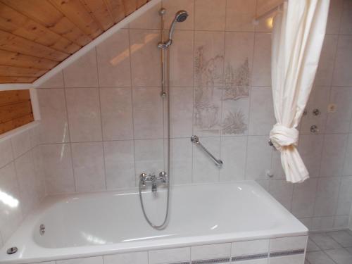 Koupelna v ubytování Apartments Smirnov