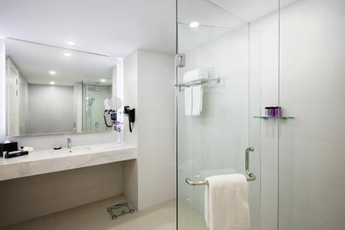 Ванна кімната в INNSiDE by Meliá Yogyakarta