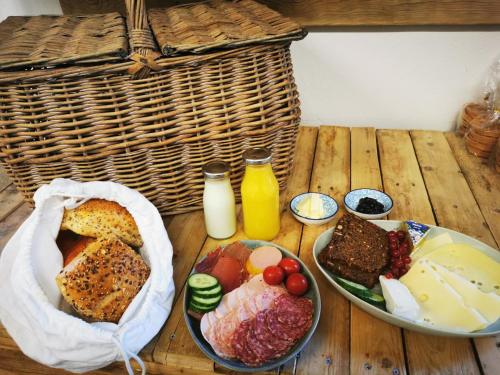 Frühstücksoptionen für Gäste der Unterkunft Heeser Spargelhof Ferienwohnung Landblick