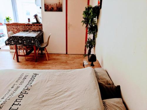 Χώρος καθιστικού στο Studio équipé Hyper centre de Valence