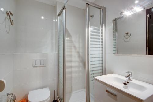 Et badeværelse på Llevant 3 1 Centro Roses - Barneda Premium