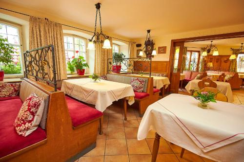 Posezení v ubytování Flair Hotel zum Storchen