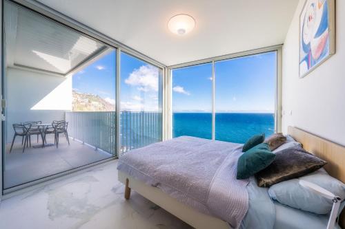 Barreirinha Front-Line Sea View II by Holiday Rental Madeira
