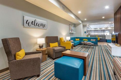Posezení v ubytování MainStay Suites Carlsbad South