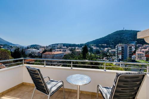Un balcón o terraza de Apartments Villa Perla