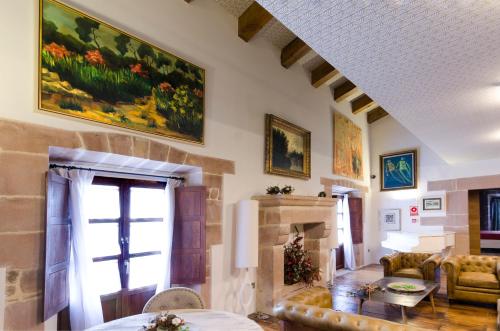 Gallery image of Arha Casona de Carmona (Antiguo Parador de Carmona-Cantabria) in Carmona