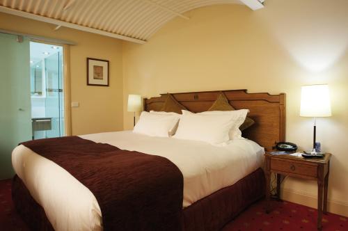 Grand Hotel Melbourne Image