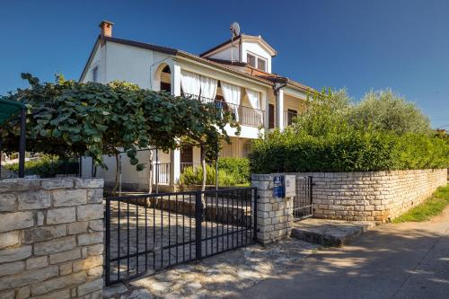 Charming Funtana apartments + Free Bikes