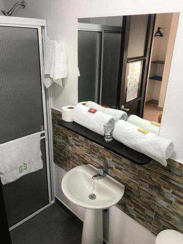 Hotel Anzeaにあるバスルーム