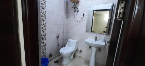 Ένα μπάνιο στο Hotel Kundan Palace