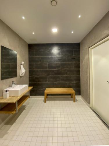 Ένα μπάνιο στο Hotel Fabrik Forssa