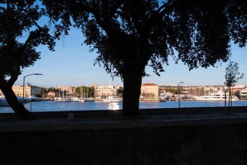 Fotografia z galérie ubytovania The Wall Apartment v destinácii Zadar