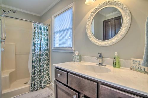 Ένα μπάνιο στο 3 Mi to Boardwalk Family Bethany Beach Home
