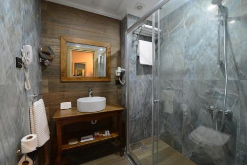 Bilik mandi di RAYMAR HOTELS MARDİN