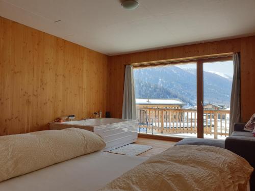 上蓋斯特爾恩的住宿－Chalet Breithorn- Perfect for Holiday with Amazing View!，相簿中的一張相片