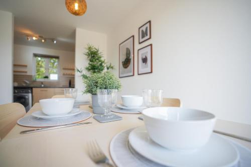 Stylish Apartment with Private Parking photo 24