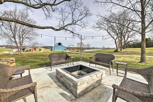 Farm-Style Ste Genevieve House with Fire Pit!