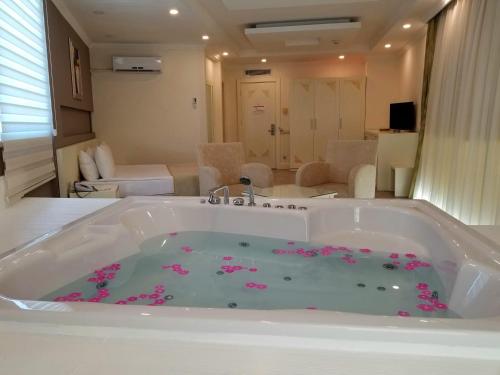 Fotografie z fotogalerie ubytování Crystal Admiral Resort Suites & Spa - Ultimate All Inclusive v destinaci Kızılot