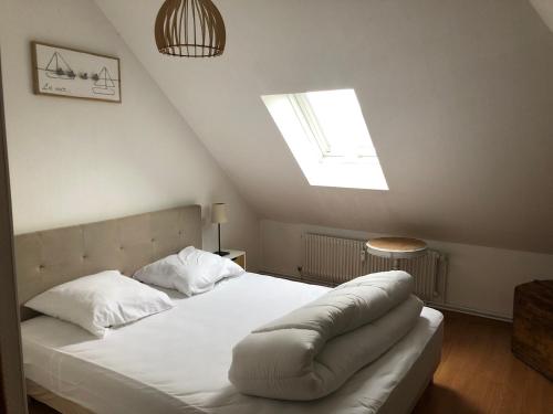 Katil atau katil-katil dalam bilik di Chez Jules ,Parking gratuit, 3ème Etage