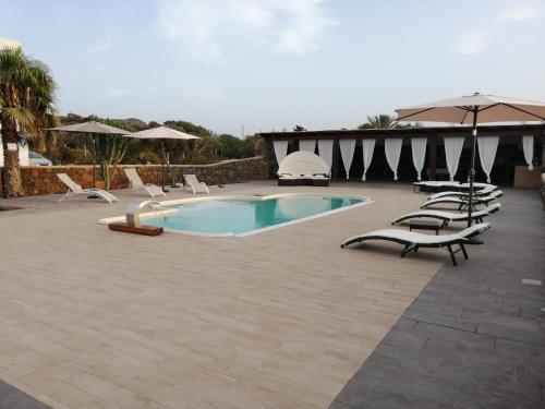 Πισίνα στο ή κοντά στο Villa GHURAAM